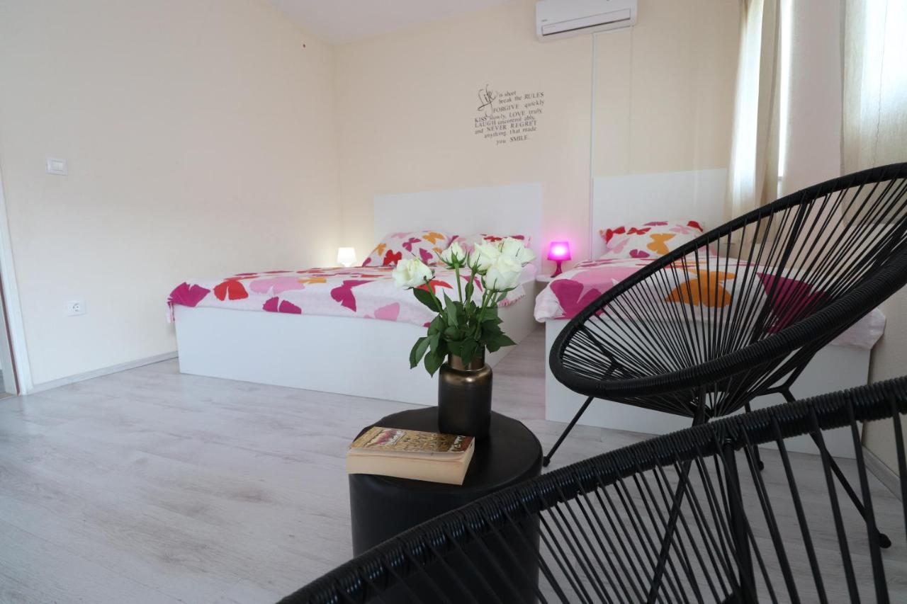 Charming Seaside Apartments Noa & Jakov, Zaboric Sibenik Eksteriør bilde